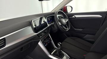 2023 Volkswagen TSI Life Euro 6 5-door (Red) - Image: 2