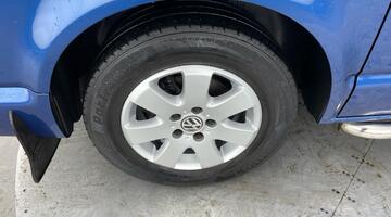 2013 Volkswagen 2.0 TDI Beach FWD 4-door (Blue) - Image: 22