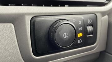 2025 Volkswagen 2.0 TDI 110 Commerce Plus Van (Grey) - Image: 20