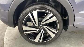 2024 Volkswagen 1.0 TSI R-Line DSG Euro 6 5-door (Grey) - Image: 22