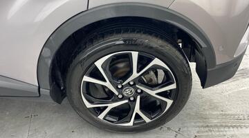 2017 Toyota VVT-h Dynamic CVT Euro 6 5-door (Silver) - Image: 30