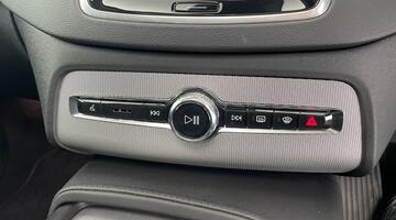 2024 Volvo 2.0 B5 MHEV Plus Auto 4WD Euro 6 5-door (Unlisted) - Image: 24