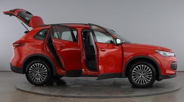 2025 Volkswagen ETSI MHEV Life DSG Euro 6 5-door (Red) - Image: 10