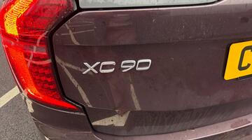 2025 Volvo 2.0 T8 18.8kWh Ultra Dark Auto 4WD Euro 6 5-door (Red) - Image: 27