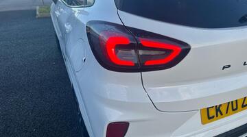 2020 Ford 1.0T EcoBoost MHEV ST-Line X Euro 6 5-door (White) - Image: 24