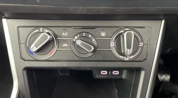 2022 Volkswagen 1.0 TSI Life Euro 6 5-door (Grey) - Image: 14