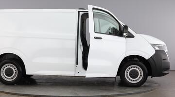 2025 Volkswagen 2.0 TDI T28 Commerce Plus FWD SWB Euro 6 5-door (White) - Image: 10