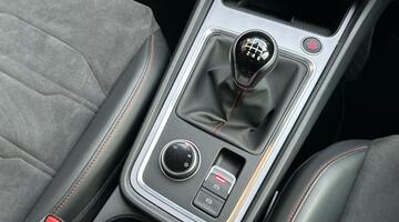 2022 SEAT TSI EVO FR Euro 6 5-door (Black) - Image: 36