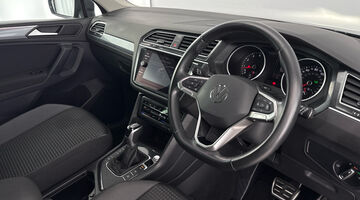 2022 Volkswagen TSI Active DSG Euro 6 5-door (Grey) - Image: 6