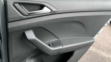 2025 Volkswagen 1.0 TSI Match Euro 6 5-door (Silver) - Image: 43