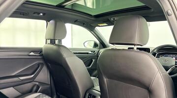 2022 Volkswagen TSI R-Line DSG Euro 6 5-door (White) - Image: 27