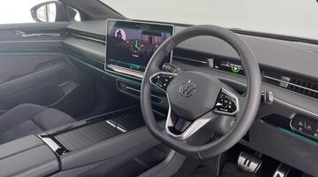 2025 Volkswagen Pro S 86kWh Match Plus Tourer Auto 5-door (Black) - Image: 6