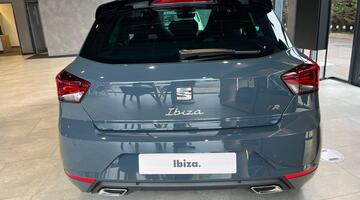 2026 SEAT FR Black Edition 1.0 TSI Petrol 115 7-speed DSG-auto (Blue) - Image: 2