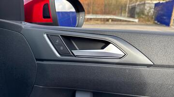 2025 Volkswagen 1.0 TSI R-Line DSG Euro 6 5-door (Red) - Image: 35