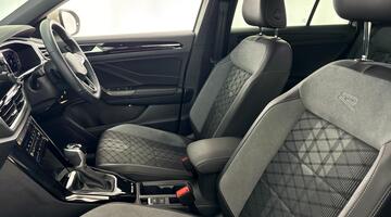 2025 Volkswagen 2.0 TDI R-Line DSG Euro 6 5-door (Grey) - Image: 34