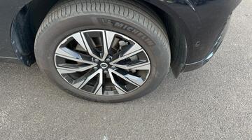 2025 Volvo 2.0 B5 MHEV Plus Auto Euro 6 5-door (Black) - Image: 36