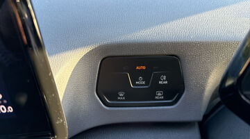 2021 Volkswagen Pro Performance 58kWh Life Auto 5-door (Grey) - Image: 26