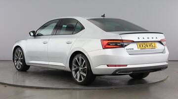 2024 Škoda 2.0 TDI SportLine Plus DSG Euro 6 5-door (Silver) - Image: 3