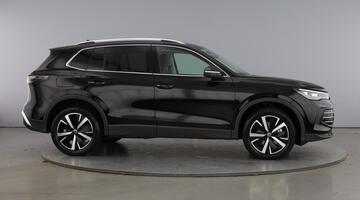 2025 Volkswagen TSI eHybrid 19.7kWh Elegance DSG Euro 6 5-door (Black) - Image: 4