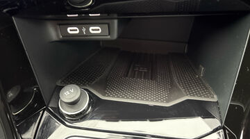 2025 Volkswagen TSI R-Line DSG Euro 6 5-door (White) - Image: 25