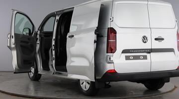 2025 Volkswagen 2.0 TDI T3Commerce Plus FWD SWB Euro 6 5-door (Grey) - Image: 11