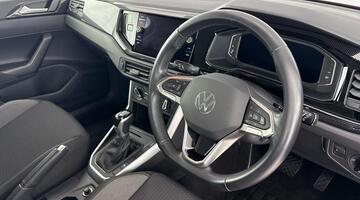 2022 Volkswagen 1.0 TSI Life DSG Euro 6 5-door (Red) - Image: 6