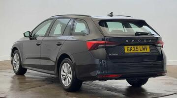 2025 Škoda TSI e-TEC MHEV ACT SE Technology DSG Euro 6 5-door (Black) - Image: 3