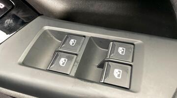 2025 Audi 100kWh Launch Edition Auto 5-door (White) - Image: 19