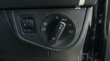 2025 Volkswagen 1.0 TSI Life Euro 6 5-door (Black) - Image: 20