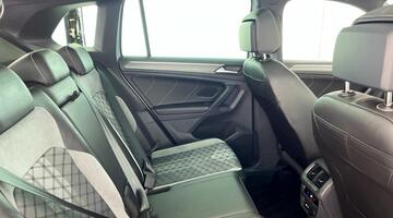 2022 Volkswagen 2.0 TDI R-Line DSG 4Motion Euro 6 5-door (Silver) - Image: 27