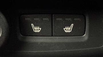 2022 Volvo Recharge 69kWh Plus Auto 5-door (Green) - Image: 17