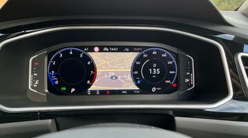 2025 Volkswagen TSI R-Line DSG 2WD Euro 6 2-door (Black) - Image: 32