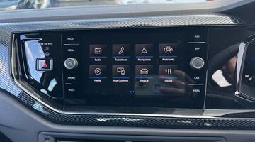 2025 Volkswagen 1.0 EVO Life Euro 6 5-door (Black) - Image: 7