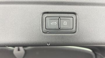 2025 Audi 83kWh S line Auto 5-door (Black) - Image: 28