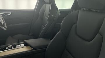 2025 Volvo 2.0 B5 MHEV Plus Pro Auto Euro 6 5-door (Grey) - Image: 36