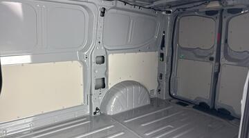 2025 Volkswagen 2.0 TDI T3Commerce Auto FWD SWB Euro 6 5-door (Grey) - Image: 32