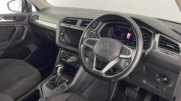 2021 Volkswagen 2.0 TDI Life DSG Euro 6 5-door (Grey) - Image: 6