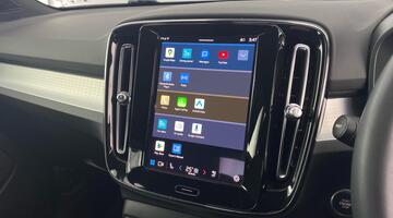 2023 Volvo 2.0 B3 MHEV Plus DCT Auto Euro 6 5-door (Black) - Image: 7