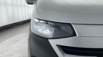 2025 Volkswagen 2.0 TDI 110 Commerce Plus Van (Grey) - Image: 36