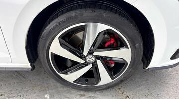 2019 Volkswagen 2.0 TSI GTI+ DSG Euro 6 5-door (White) - Image: 5