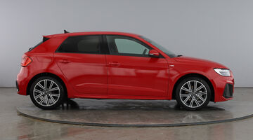 2025 Audi 1.0 TFSI 30 S line Sportback S Tronic Euro 6 5-door (Red) - Image: 4