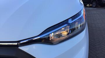 2025 Ford 2.0 320 EcoBlue Trend Auto L1 H1 Euro 6 5-door (White) - Image: 10