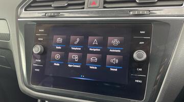 2022 Volkswagen 2.0 TDI R-Line DSG Euro 6 5-door (White) - Image: 18