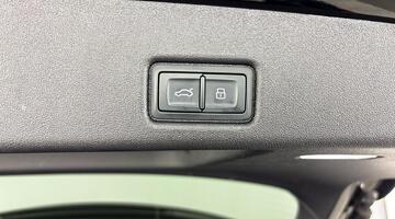 2025 Audi 2.0 TDI Edition 1 S Tronic quattro Euro 6 5-door (Black) - Image: 35