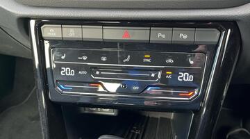 2025 Volkswagen TSI R-Line DSG 2WD Euro 6 2-door (Grey) - Image: 17