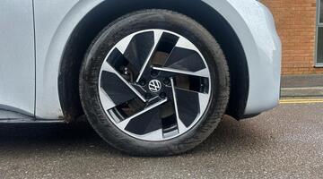 2020 Volkswagen Pro Performance 58kWh Life Auto 5-door (Silver) - Image: 5