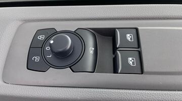 2025 Volkswagen 2.0 TDI T30 Commerce Pro Auto FWD SWB Euro 6 5-door (Blue) - Image: 19