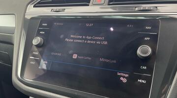 2017 Volkswagen 2.0 TSI R-Line DSG 4Motion Euro 6 5-door (Grey) - Image: 29