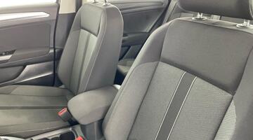 2023 Volkswagen 1.0 TSI Life Euro 6 5-door (Grey) - Image: 32