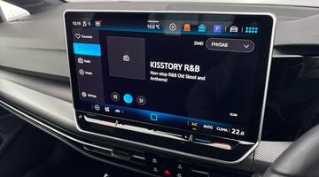 2025 Volkswagen TSI R-Line Euro 6 5-door (Grey) - Image: 16